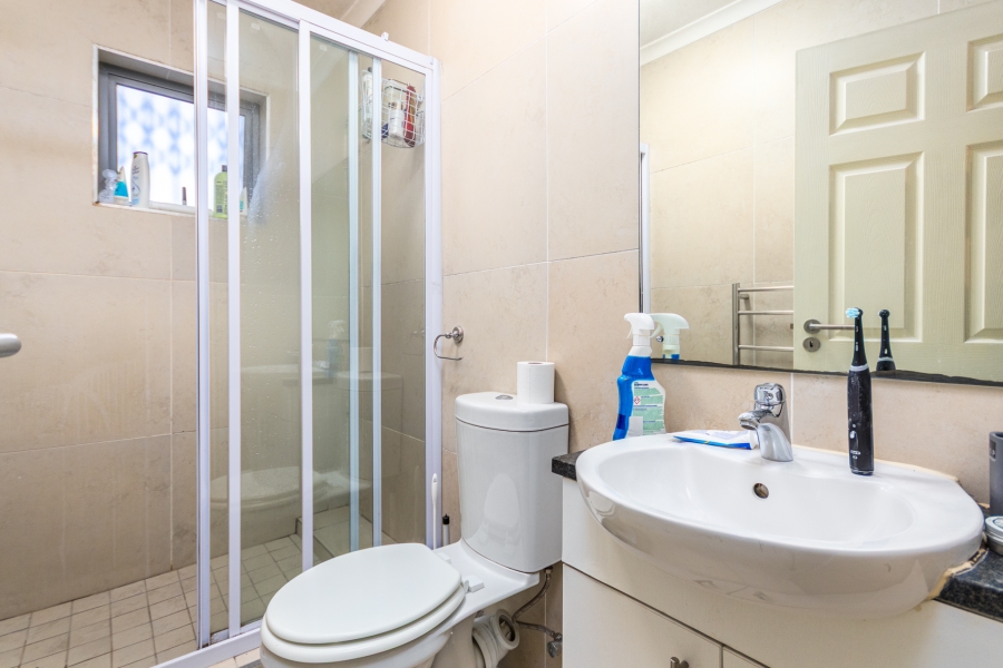 2 Bedroom Property for Sale in Claremont Upper Western Cape